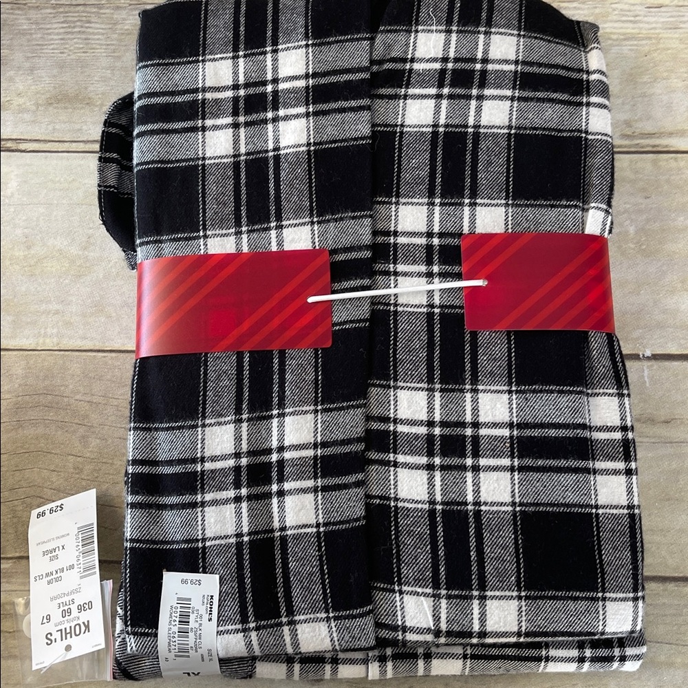 Pajama Top & Bottom Set Cotton Blend Sleepwear Gift Set NWT Women Black Plaid - Picture 6 of 7